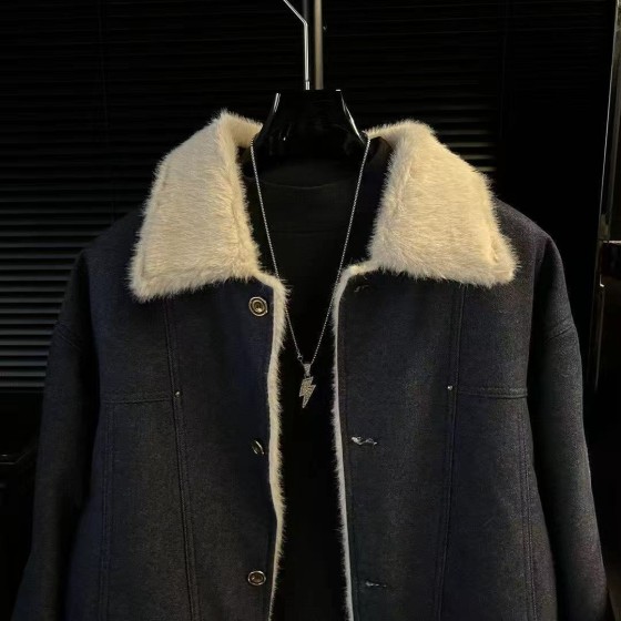 Fitted Black Shearling Jacket - Short Length, Small-Batch Design, Autumn/Winter New Arrival