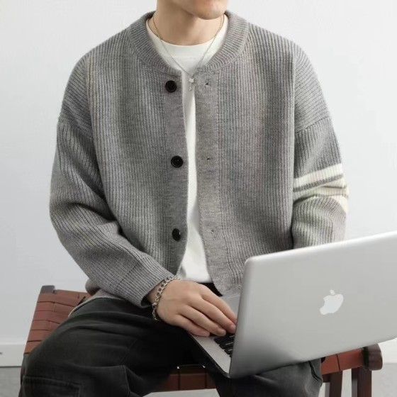 Casual Knit Cardigan for Men, New Style Color-block Jacket for Spring/Autumn, Loose Fit High-End Luxury Feel Men's Sweater.